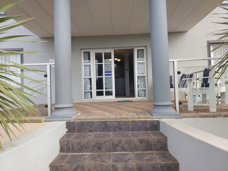 8 Bedroom Property for Sale in Hartenbos Heuwels Western Cape